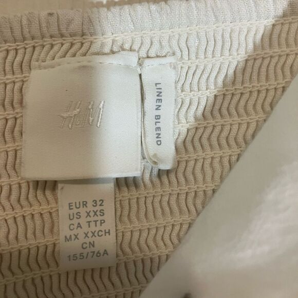 H&M white button-down linen dress, wood buttons, excellent condition, XXS - Picture 3 of 3
